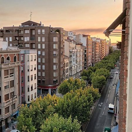 Ferienwohnung La Llave Del Centro De Logrono, Vino Crianza Y Desayuno Incluido Exterior foto