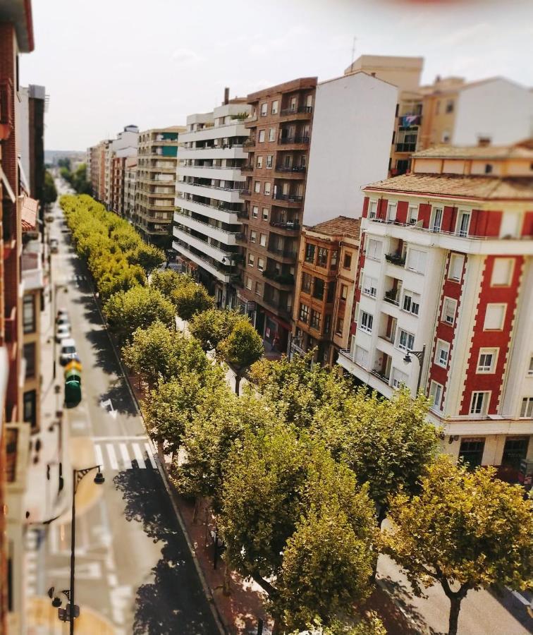 Ferienwohnung La Llave Del Centro De Logrono, Vino Crianza Y Desayuno Incluido Exterior foto